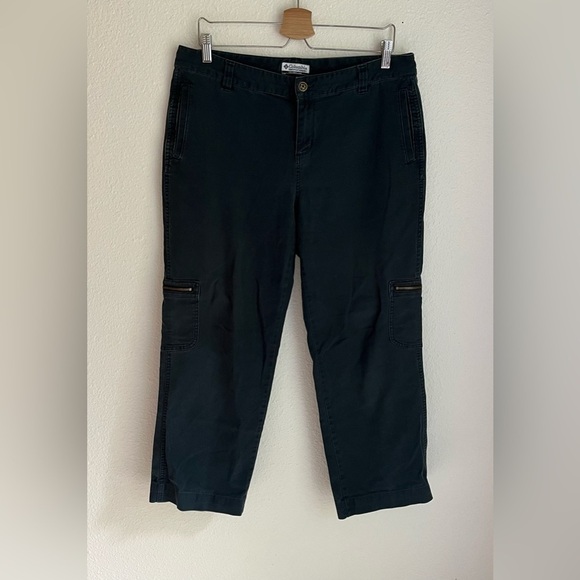 Columbia Cropped Cargo Pants - Picture 1 of 9